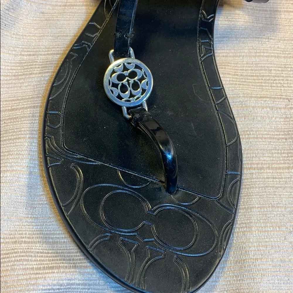 Coach worn once authentic thong sandal iconic logo